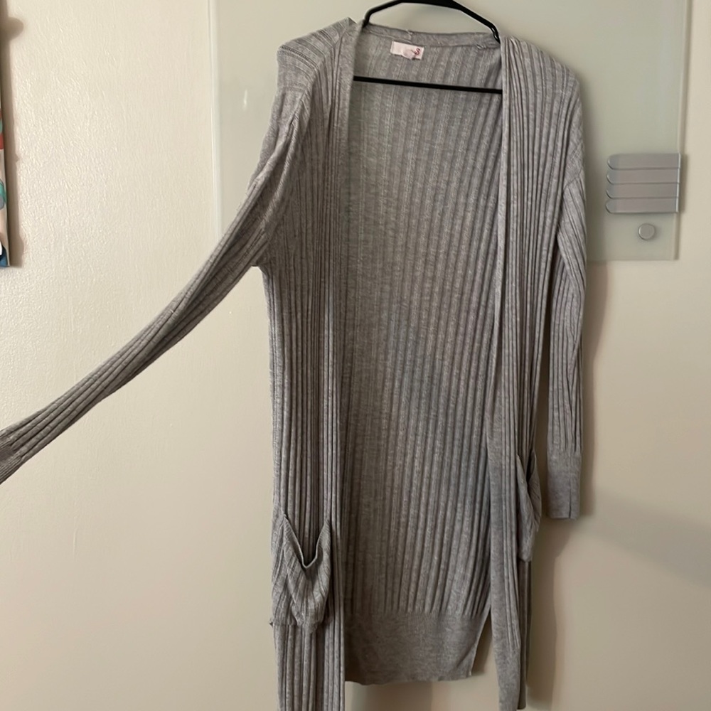 long sleeve gray sweater